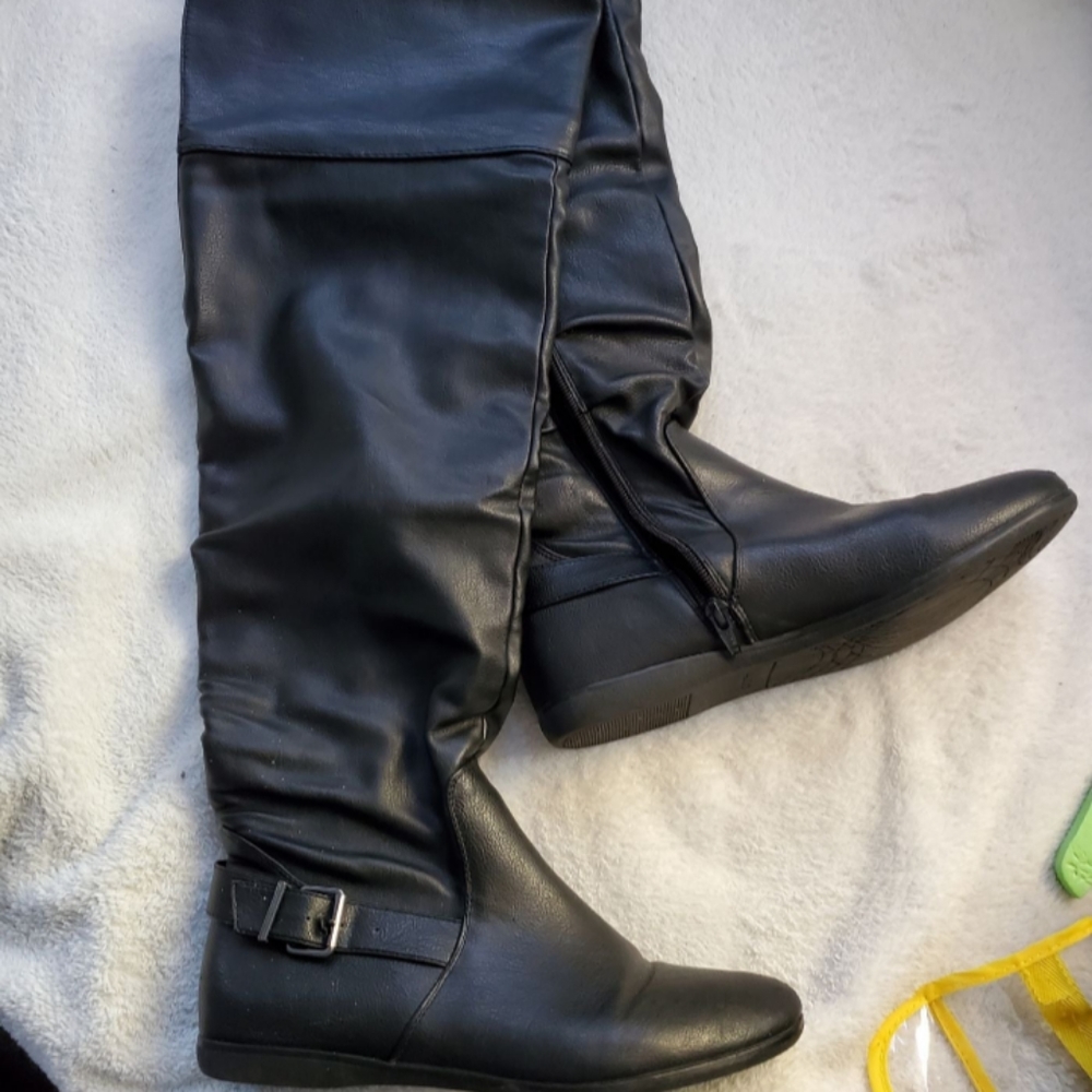 ALDO BLACK LEATHER BOOTS